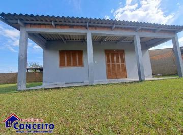 Casa · 60m² · 2 Quartos · C205 - Residência de esquina em região tranquila no balneário Marisul