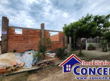 Casa · 90m² · 3 Quartos · 1 Vaga · C252 - Residência de esquina localizada no balneário Albatroz
