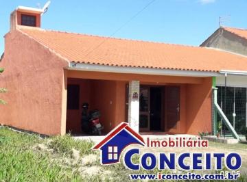 Casa · 70m² · 4 Quartos · 1 Vaga · G1020 - Ótima residência a 550 metros do mar no Centro de Imbé