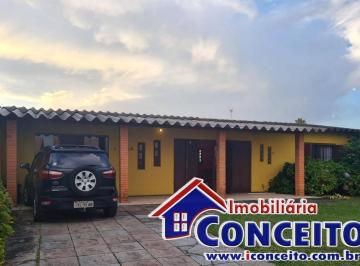 Casa · 137m² · 3 Quartos · 1 Vaga · C1005 - Residência de alvenaria localizada no Centro de Imbé