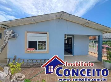 Casa · 107m² · 3 Quartos · 1 Vaga · C1030 - Residência composta de 03 dormitórios localizada no Centro de Imbé