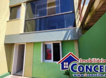Casa · 112m² · 4 Quartos · DT06 - Excelente triplex frente mar localizado no Balneário Presidente