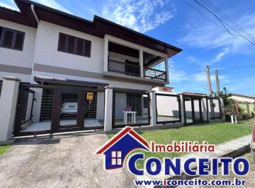 Casa · 138m² · 3 Quartos · C533 - Excelente residência a 100 metros do mar em Mariluz