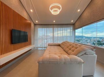 Casa de 4 quartos, Barueri · Casa de 380 m² com 4 quartos em venda no Parque dos Camargos