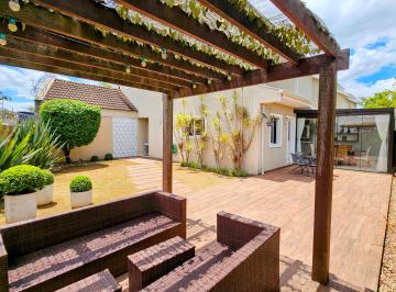 Casa de 3 quartos, Curitiba · Casa em Condomínio - 3 quartos com privacidade, segurança e liberdade