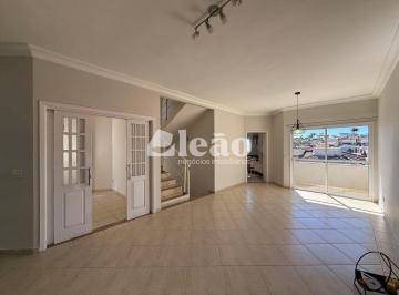 Casa · 234m² · 3 Quartos · 4 Vagas · Condomínio Terras do Oriente - Casa à venda no Condomínio Terras do Oriente, com 3 quartos sendo 1 s