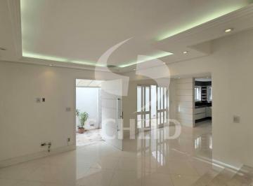 Casa · 197m² · 3 Quartos · 2 Vagas · Casa na Vila Cordeiro com área construida de 197m2, 3 suítes, cozinha, sala, 5 banheiros e 2 vagas.