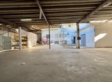 Comercial · 600m² · 3 Vagas · Galpão Comercial para Venda e Locação 600m² I Com Cobertura e Escitório I Alto da Riviera