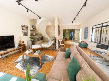 casa-aluguel-imoveis-na-vila · Casa com 3 dormitórios e área externa para alugar.