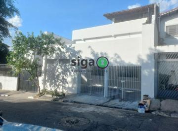 Casa · 330m² · 4 Quartos · 4 Vagas · Sobrado com 4 suítes, terraço gourmet e garagem para 4 carros.