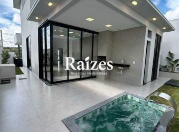 Casa · 150m² · 3 Quartos · 2 Vagas · Casa em condomínio fechado com 3 suítes e varanda gourmet com 150m² em Uberlândia no Granja Marileus