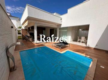 Casa · 221m² · 3 Quartos · 2 Vagas · Casa em Condomínio com 3 Suítes e Piscina para Locação em Condomínio Gávea Paradiso Uberlândia-MG