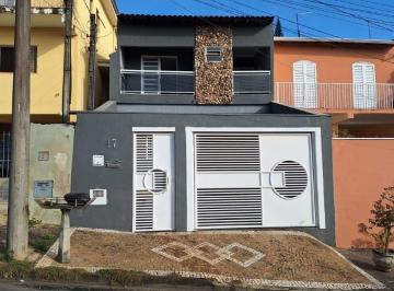 Casa · 152m² · 2 Quartos · 3 Vagas · Casa com 2 quartos, 1 suíte e 3 vagas à venda na Vila Dainese em Americana