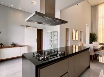 Casa · 175m² · 3 Quartos · 4 Vagas · Casa Térrea Alto Padrão – Mobiliada- Sofisticação e Conforto