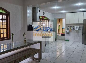 Casa · 240m² · 3 Quartos · 2 Vagas · Casa sobrado com 3 dorms, sendo 1 suíte, 240m² com 2 vagas no Cipava em Osasco-SP.