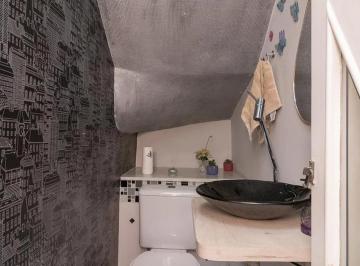 9ed71cc3-ba24-406b-80c3-b85191311946 · Confortável casa para venda em Vila Ré com 2 quartos, sendo 1 suíte, 126m²