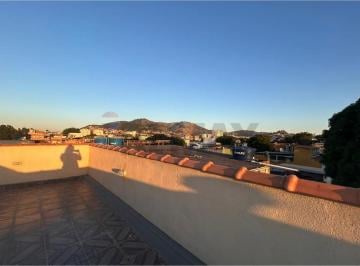 Casa · 180m² · 3 Quartos · Casa Triplex, 3 quartos 1 suite