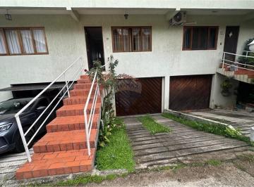Casa · 130m² · 2 Quartos · 3 Vagas · Condomínio em Vila Itapegica: 2 Quartos, Piscina!