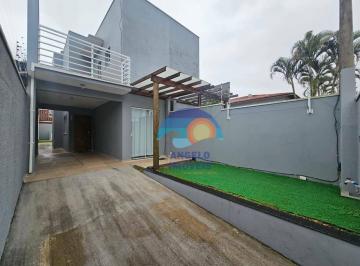 f98aac921e4e055cab7f39b886d7035f60c04af1 · Sobrado com piscina, 3 suítes cozinha planejada para locação - Centro - Peruíbe/SP
