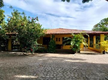Casa · 231m² · 3 Quartos · 5 Vagas · Casa com 3 Quartos e Piscina à venda no Condomínio Bosque Rio Mar