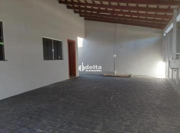 Casa · 300m² · 3 Quartos · 4 Vagas · Casa residencial com 3 quartos sendo 1 suíte disponível para venda no bairro Custódio Pereira em Ube