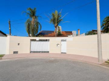 Casa · 541m² · 3 Quartos · 4 Vagas · Casa Exclusiva com  3 Suítes, Piscina Aquecida e Energia Solar no Eltonville