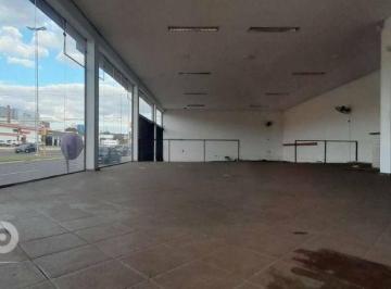 e688521e4f452e771ece9906caf6dcb6741a0b47 · Salão comercial com ótima localização, contendo aproximadamente 200m