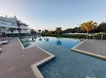 Piscina · Alugo sem fiador - Cobertura mobiliada no Thai Beach Home Spa | Campeche - Florianópolis | Vista mar