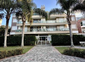 Apartamento · 185m² · 2 Quartos · 2 Vagas · Cobertura mobiliada com jacuzzi, terraço gourmet e 2 suítes no Campeche