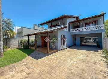 Casa · 240m² · 3 Quartos · 2 Vagas · Casa de 3 quartos em Estância Velha.