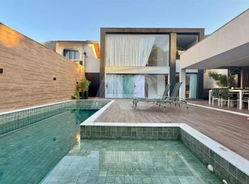 25704.jpg · CASA À VENDA DE 4 QUARTOS E 3 SUÍTES COM 500 M2 NO CONDOMÍNIO SANTA MONICA BARRA DA TIJUCA.