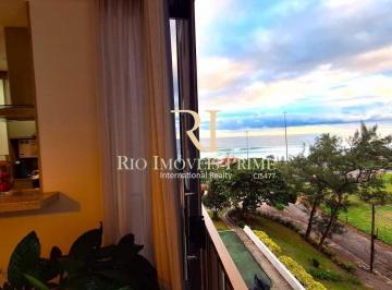 Apartamento · 69m² · 2 Quartos · 1 Vaga · RHR, reformado, 2 suítes, vista mar