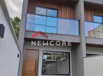 Casa · 125m² · 3 Quartos · 2 Vagas · Sobrado em Rua dos Plásticos - Floresta - Joinville/SC