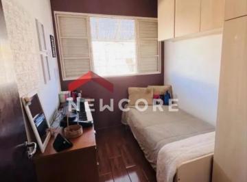 Casa Venda de 3 quartos · Casa em  Rua Primeiro Centenário de Jambeiro - Jardim Amália - Caçapava/SP