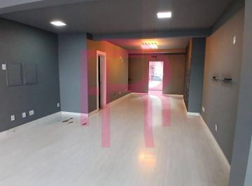 Comercial · 100m² · Sala comercial com mezanino para locação na Rua 3000 em Balneário Camboriú.