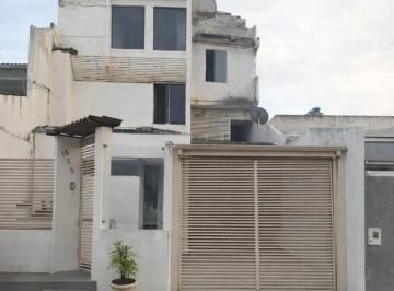 Casa de 8 quartos, Riacho Fundo · Sobrado com 4 apartamentos