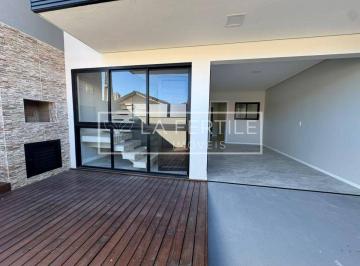 Casa · 120m² · 3 Quartos · 2 Vagas · Sobrado com 3 Dormitórios, 1 Suíte, 120 m², à venda por R$ 900.000 - Armação, Penha (SC)