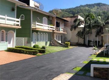 Imagem Principal · Sobrado com 3 quartos, 1 Suíte, 5 vagas, quintal gourmet, num condomínio fechado com muito verde, na