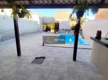 Casa · 210m² · 3 Quartos · Casa à venda - em Tropical