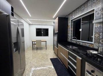 Casa · 250m² · 3 Quartos · Casa à venda - na Vila Zacarias
