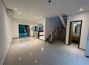 Casa · 150m² · 3 Quartos · 2 Vagas · Sobrado com piscina no Condomínio Horto Florestal