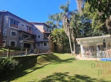 Casa · 520m² · 4 Quartos · 7 Vagas · Vende-se Casa 4dorm/2suítes, Área Gourmet, Piscina com Spa. 