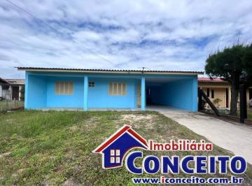 Casa · 300m² · 2 Quartos · 2 Vagas · C388 - Excelente residência com suíte a 150 metros do mar