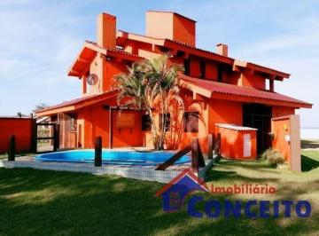 Casa · 625m² · 5 Quartos · 1 Vaga · C415 - Belíssimo sobrado de esquina com piscina a 50 metros do mar