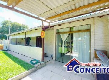 Casa · 300m² · 3 Quartos · 1 Vaga · C421 - Excelente residência composta de 03 dormitórios em Albatroz