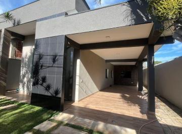 Casa de 3 quartos, Águas Claras · CASA NOVA EM COND. FECHADO COM PISCINA AQUECIDA ARNIQUEIRA