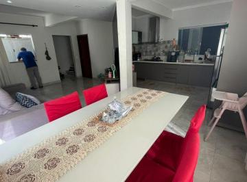Casa de 3 quartos, Vicente Pires · Sobrado 3 qts, sendo 1 suite, construção nova