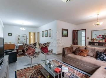 Casa · 378m² · 3 Quartos · 11 Vagas · Ampla casa à venda na Vila Lucinda com quintal e salão para até 10 veículos
