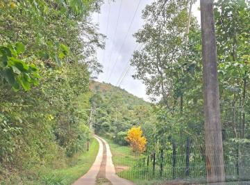 Terreno , Petrópolis · Bela paisagem, área cheia de Vegetação, próximo da Vila e área plana!