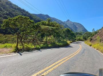 Terreno , Petrópolis · Bela paisagem, área cheia de Vegetação, próximo da Vila e área plana!